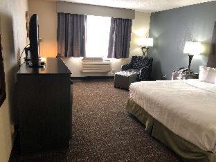Baymont By Wyndham Chester Il Room photo