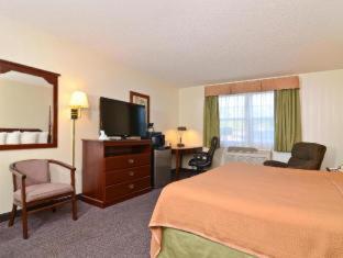 Baymont By Wyndham Chester Il Room photo